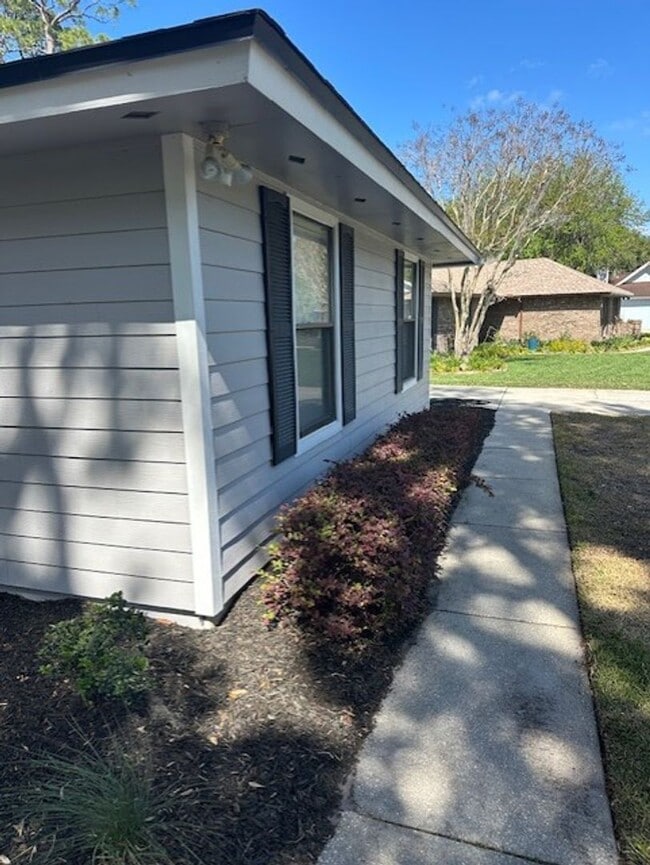 Building Photo - Beautiful Home in desirable River Gate!!!