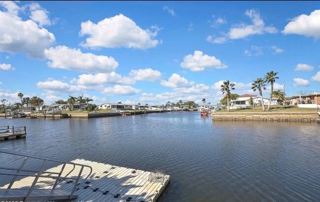 Building Photo - 12527 1st Isle