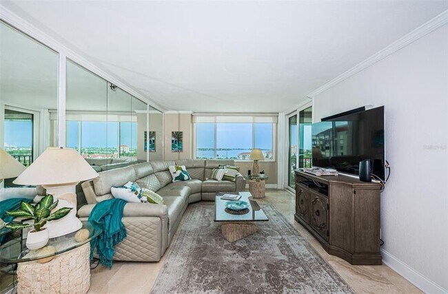 Building Photo - 6322 Palma Del Mar Blvd S