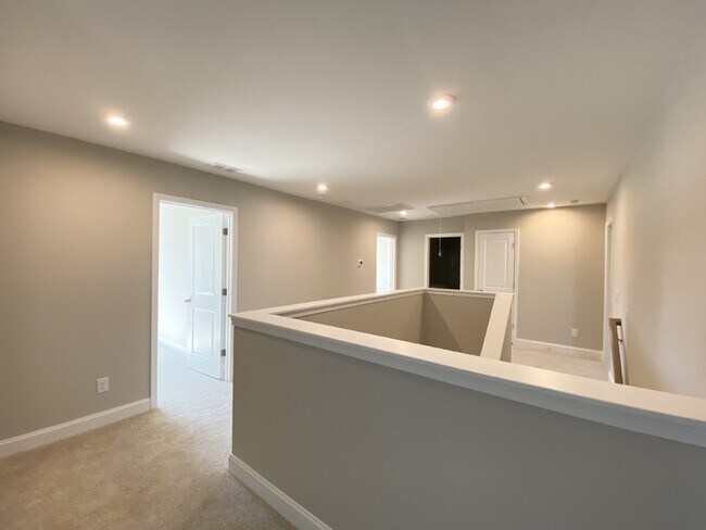 Building Photo - Five Bedroom, Single Family Home in Malind...