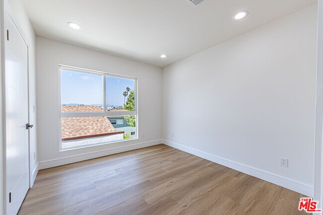Building Photo - 2057 S Garth Ave