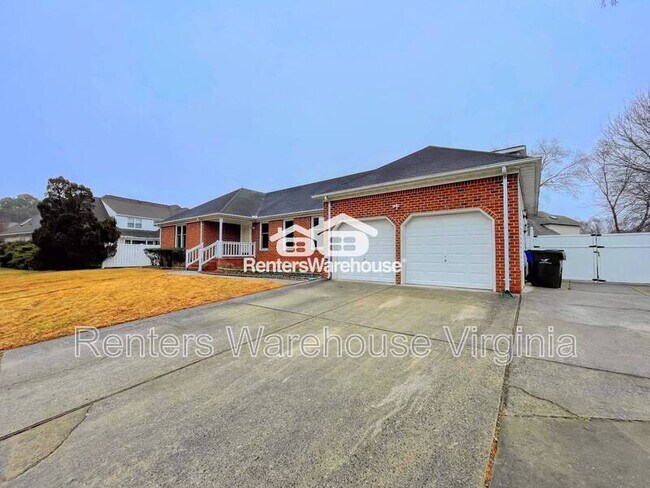 Building Photo - 352 Peace Haven Dr