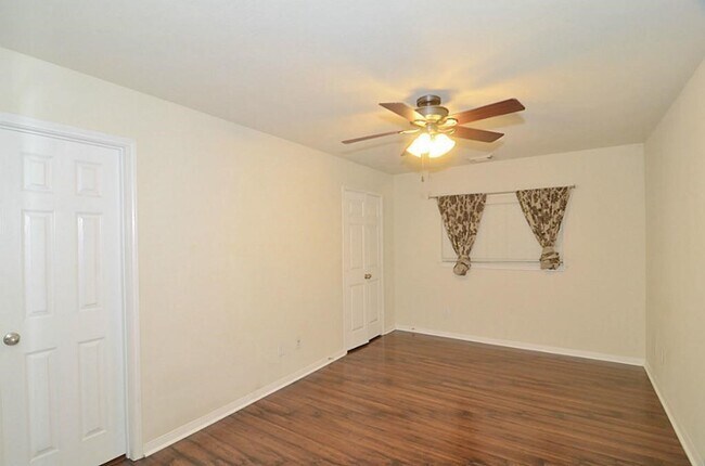 Building Photo - 11306 Overland Trail Dr