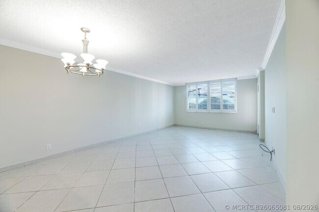 Building Photo - 3800 N Hills Dr
