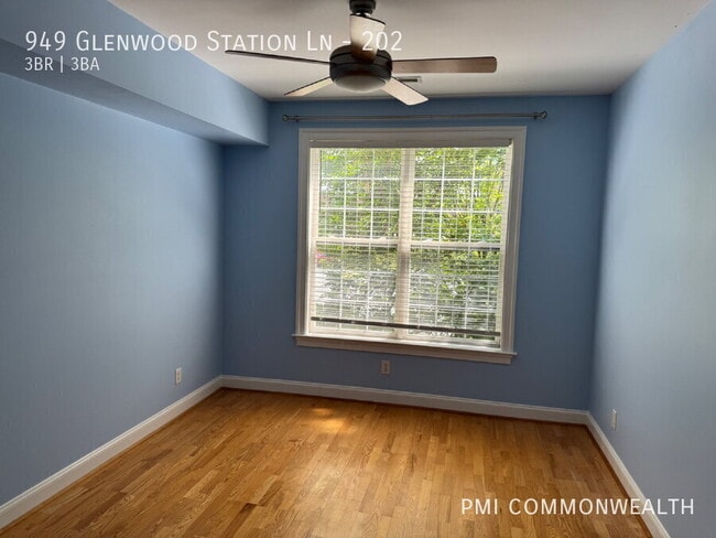 Building Photo - 949 Glenwood Station Ln