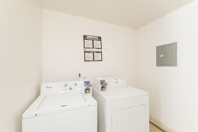 Building Photo - 233 Florida St