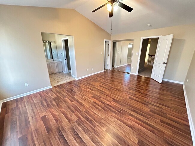 Building Photo - 2627 Hartley St