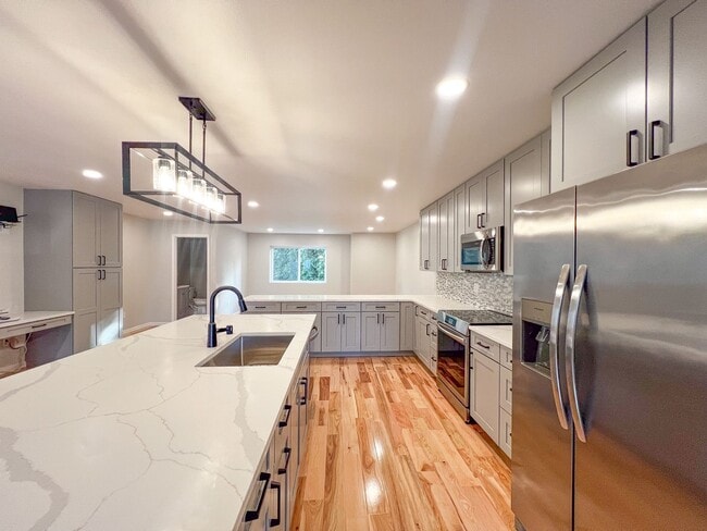 Building Photo - 13128 12th Dr SE