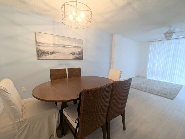 Building Photo - 896 N Federal Hwy