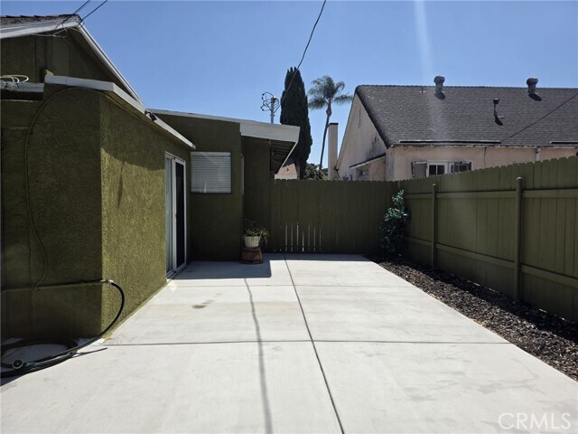 Building Photo - 1226 W Palm Ave