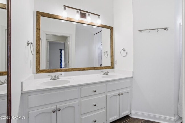 Building Photo - 6056 Mourning Dove Dr