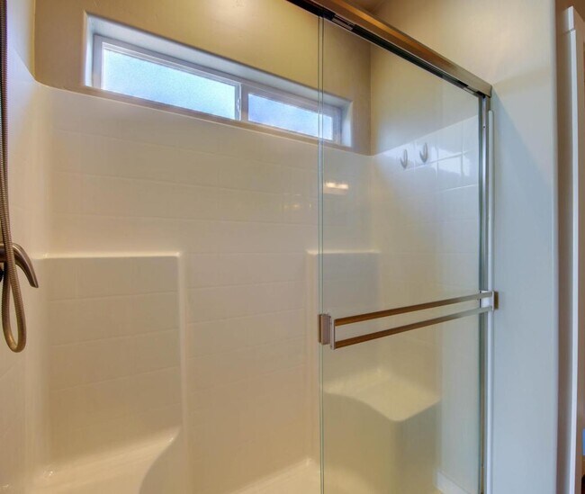 Building Photo - 5587 W Song Sparrow St