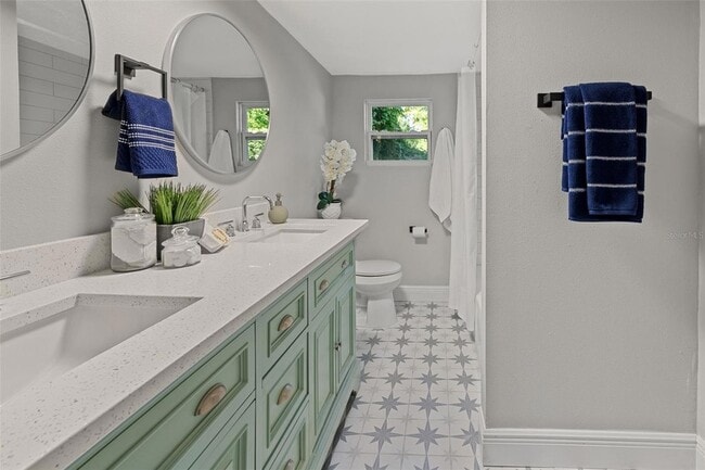 Building Photo - 1606 E Osborne Ave