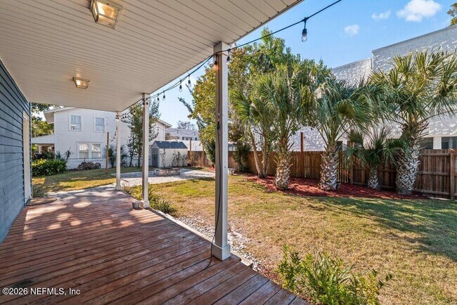 Building Photo - 2843 Oak St