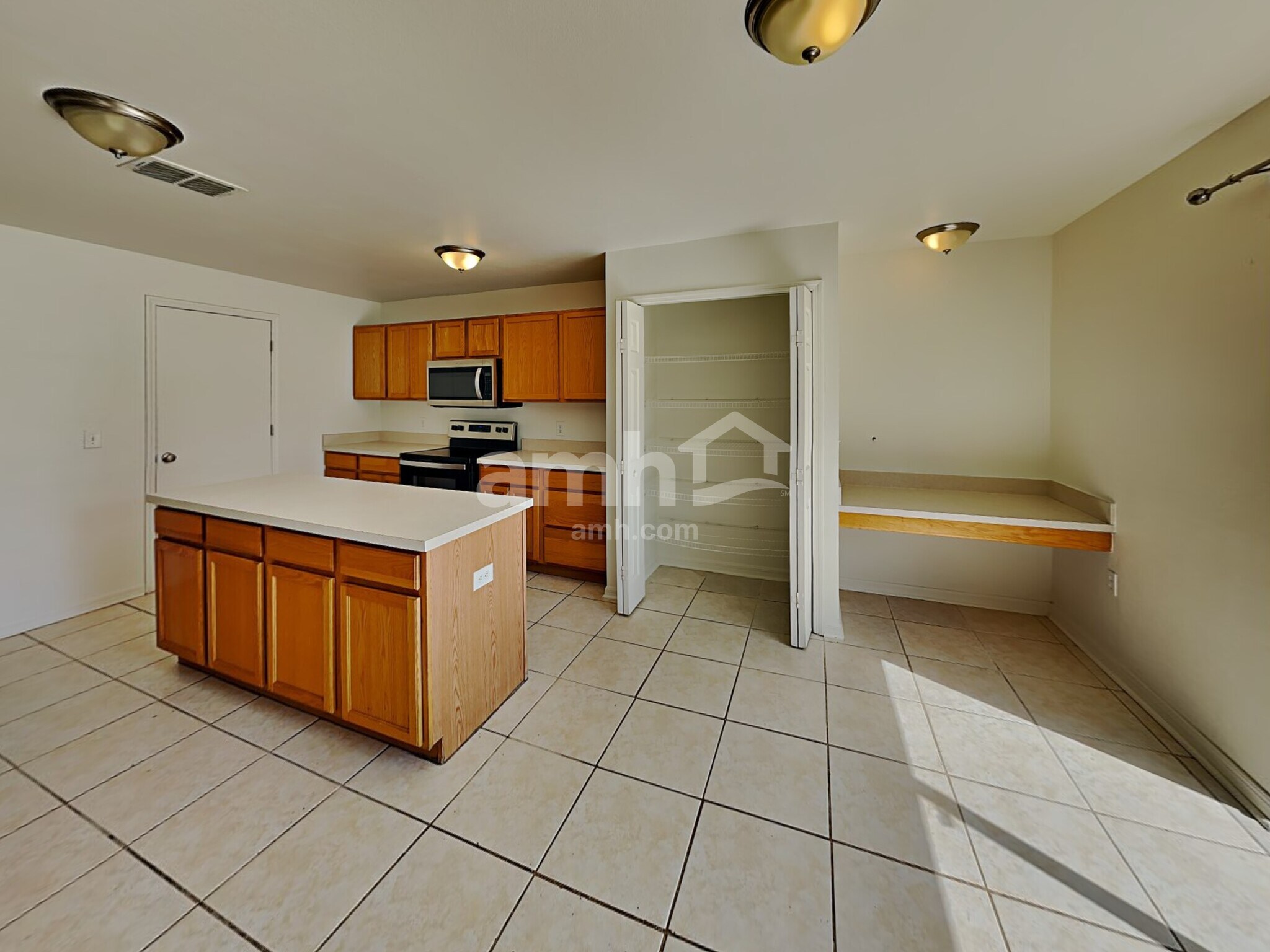 Building Photo - 10619 Opus Dr