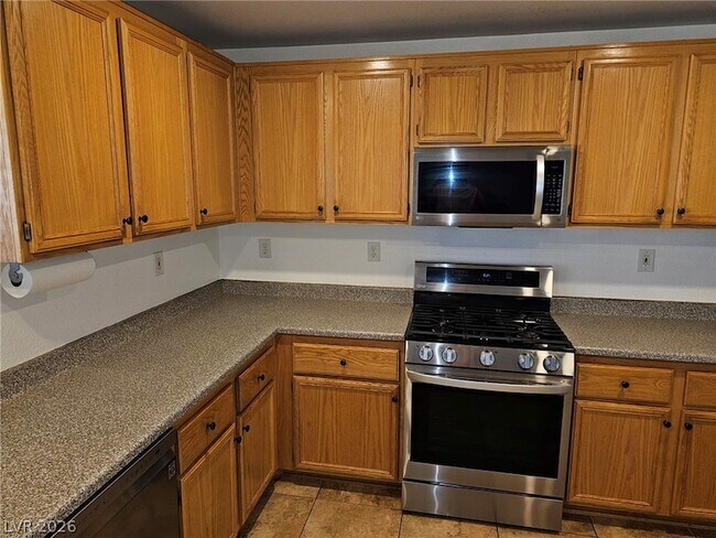 Building Photo - 5064 Whistling Acres Ave