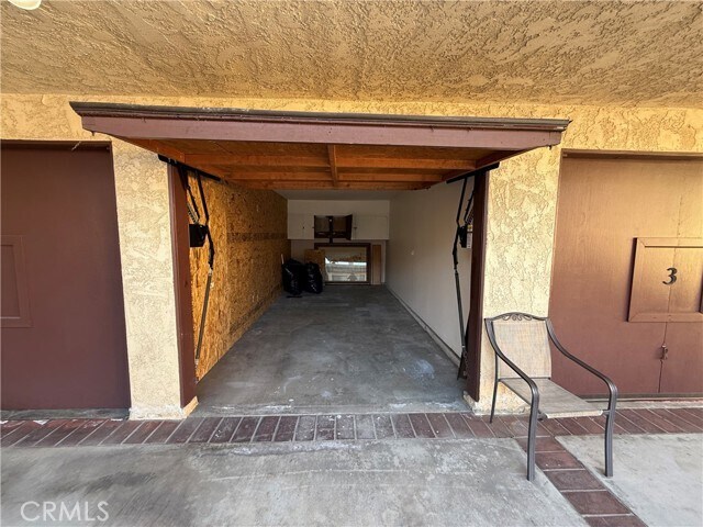 Building Photo - 322 N Avenue 66