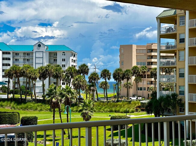 Building Photo - 4670 Links Village Dr