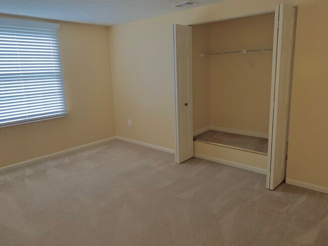 Building Photo - 815 Stratford Way