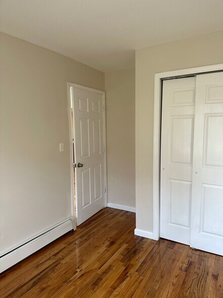 Building Photo - 2861 Grace Ave