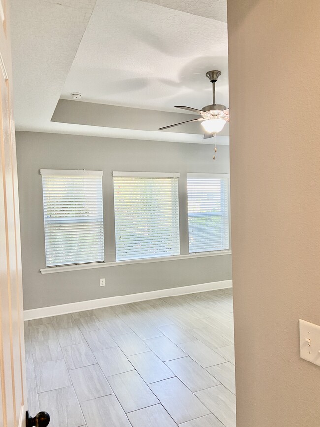 Building Photo - 30 Paradise Valley Dr