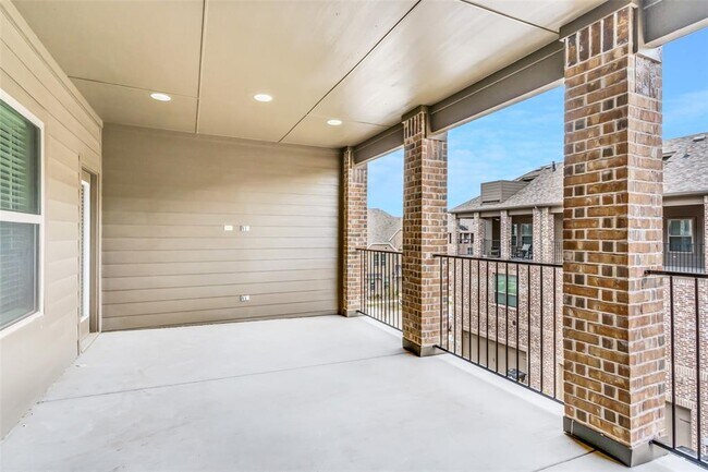 Building Photo - 4238 Shavano Dr