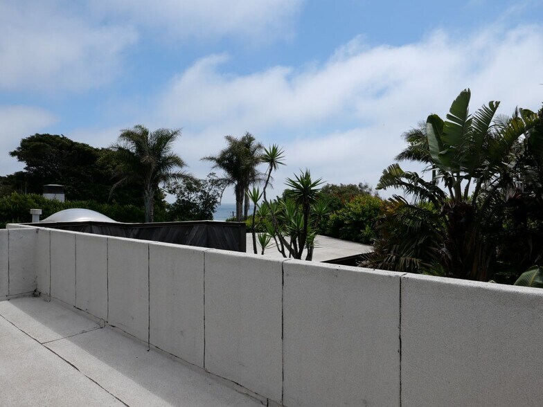 Building Photo - 6456 Surfside Way