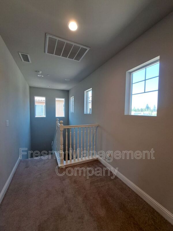 Building Photo - 4266 Sierra Madre Ave