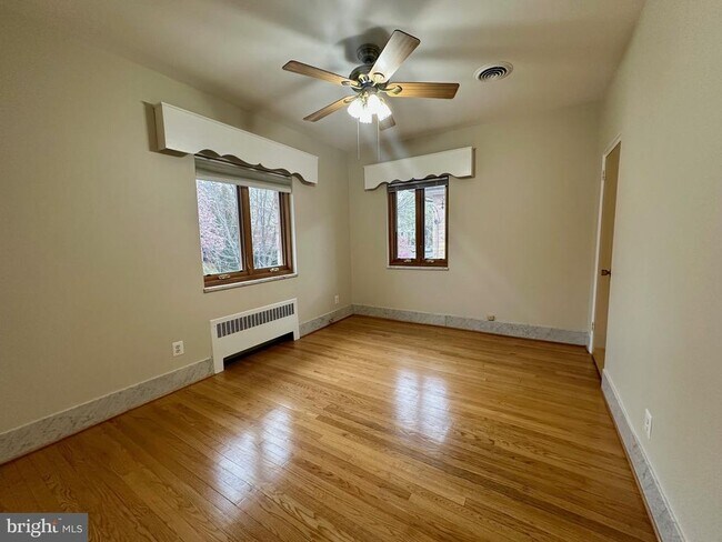 Building Photo - 3007 Oliver St NW