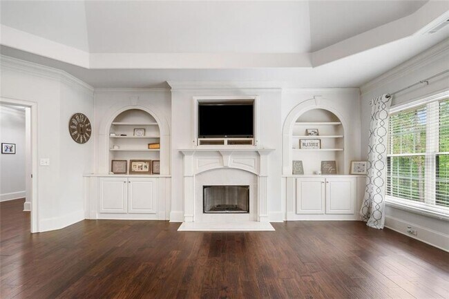 Building Photo - 882 Hallbrook Ln
