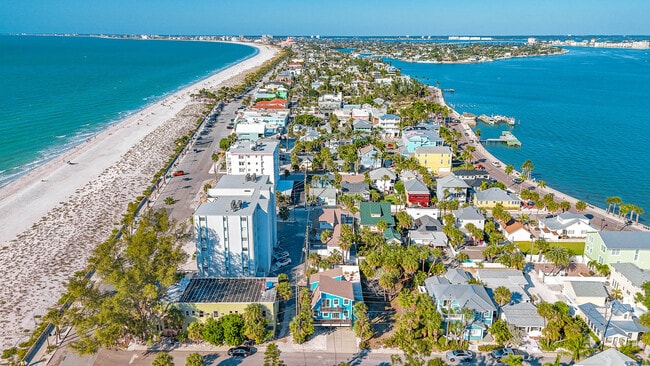 Building Photo - 113 4th Ave