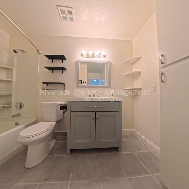 Building Photo - 2255 Cahuilla St