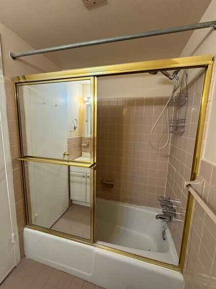 Building Photo - 5340 Holmes Run Pky