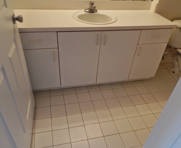 Building Photo - 3844 Lyons Rd