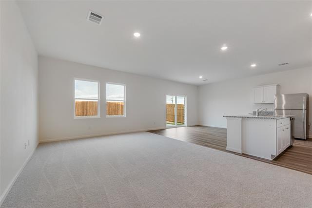 Building Photo - 2126 Mdw Pk Dr