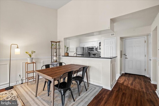 Building Photo - 3311 Wyndham Cir