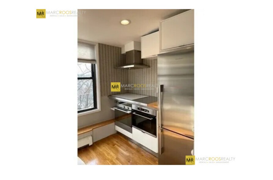 Primary Photo - 806 Tremont St