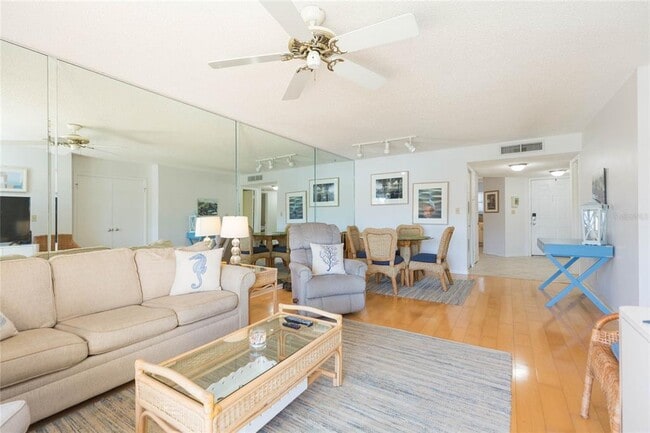 Building Photo - 6080 Bahia Del Mar Cir N