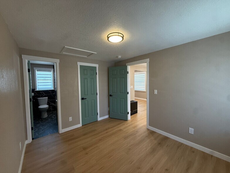 Building Photo - 39 Sunflower Rd