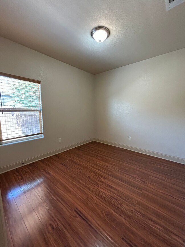 Building Photo - LOCATION, LOCATION, LOCATION-4 bedroom in Legado Estates