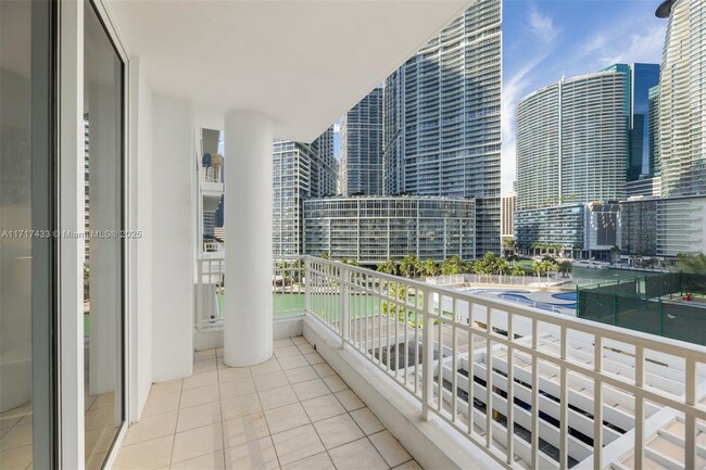 Building Photo - 801 Brickell Key Blvd