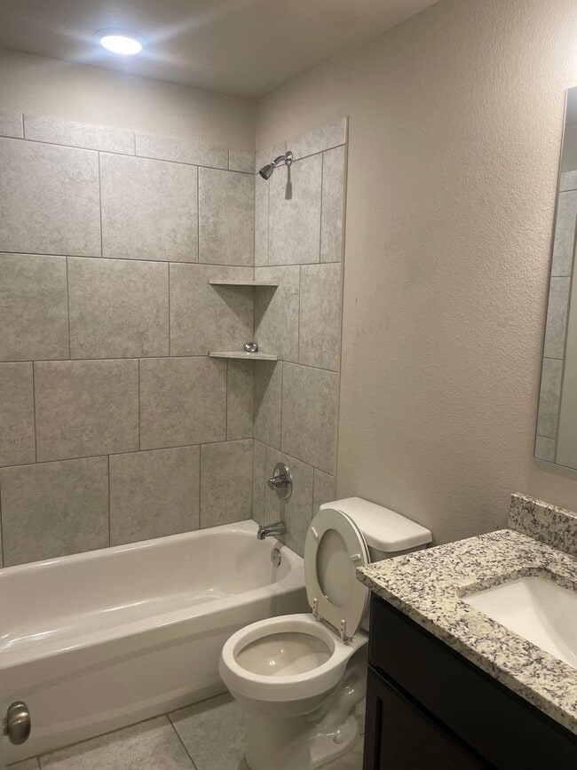 Building Photo - 7809 Montclair Dr