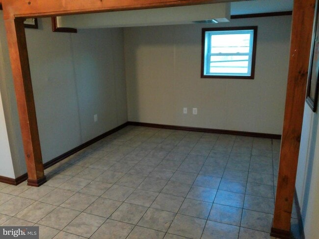 Building Photo - 444 Chestnut St