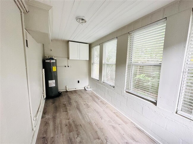 Building Photo - 1016 Atkins Pl