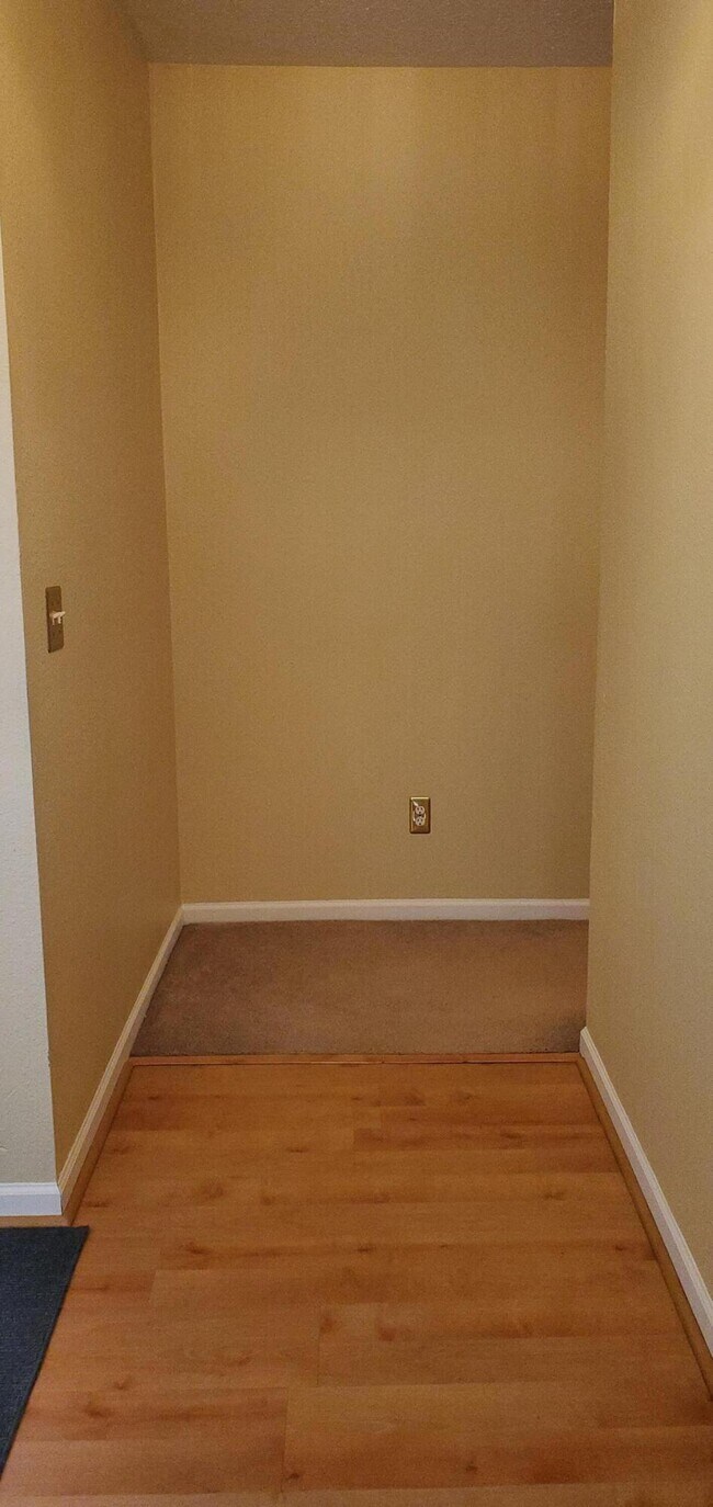 Building Photo - 1354 Fox Pointe Cir