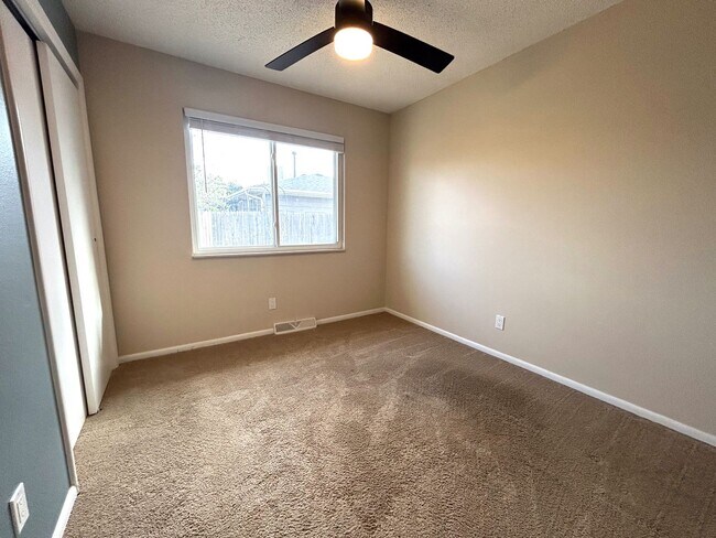 Building Photo - Wonderful Large 5 Bedroom House with Fenced Back Yard and 2-Car Garage