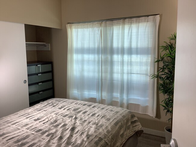 Bedroom #1 - 425 W Beech