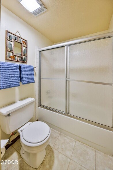 Master Bath - 44 Village Dr