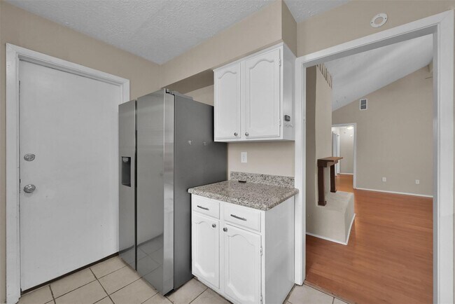 Building Photo - 16858 Gleneagle Dr N