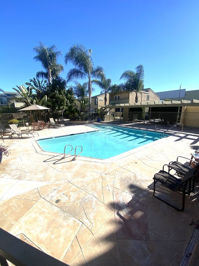 Building Photo - m583 - Wyatt